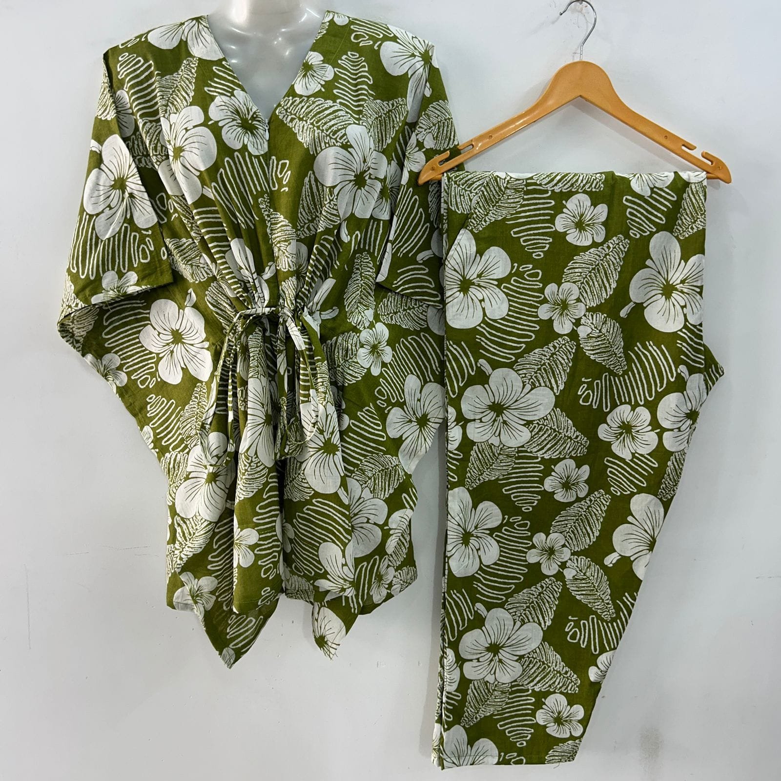 Fresh Green shade Hibiscus String Leafy Print Cotton Maternity Kaftan Co-Ord Set