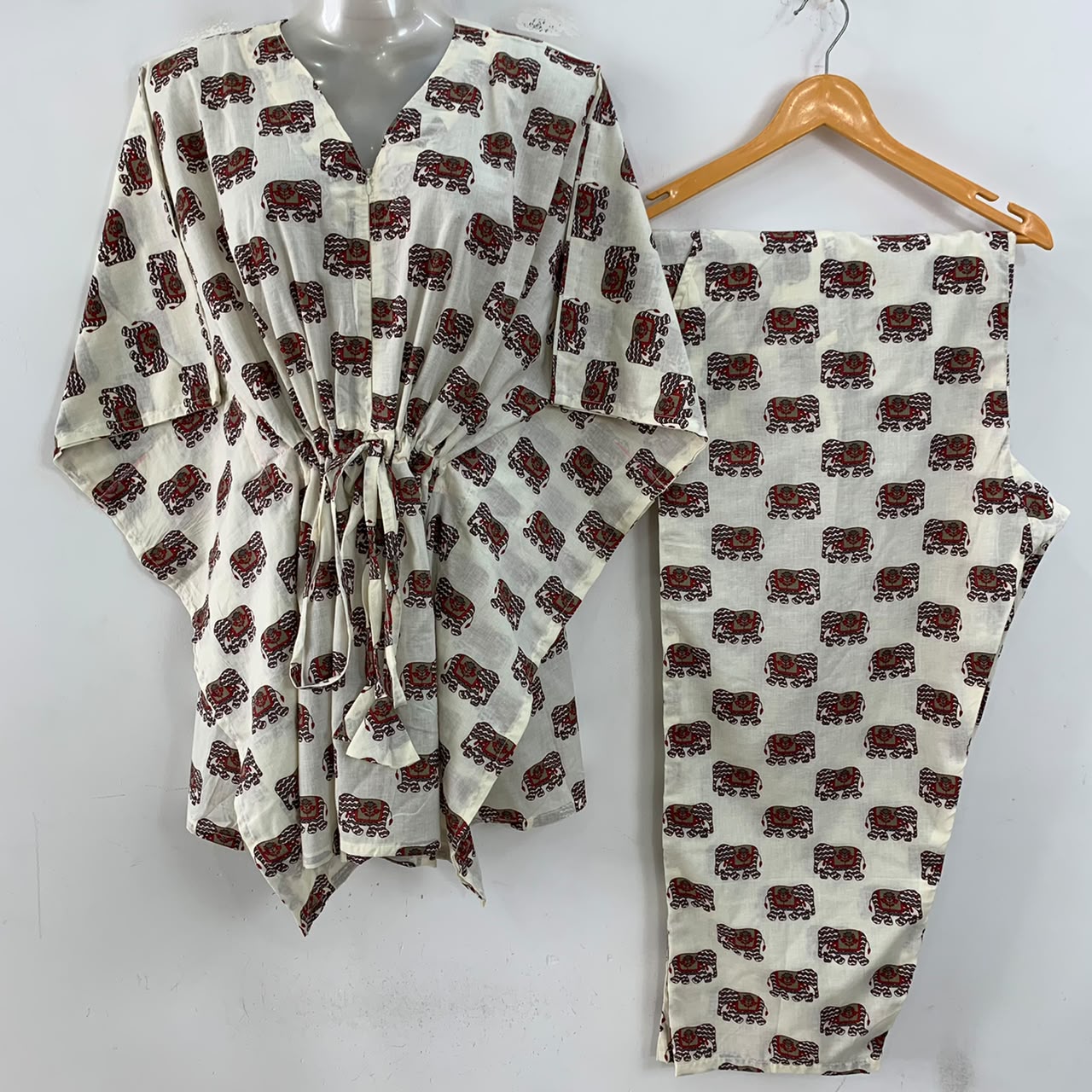 Off White shade Grey Indo-Ethnic Elephant Print Cotton Maternity Kaftan Co-Ord Set