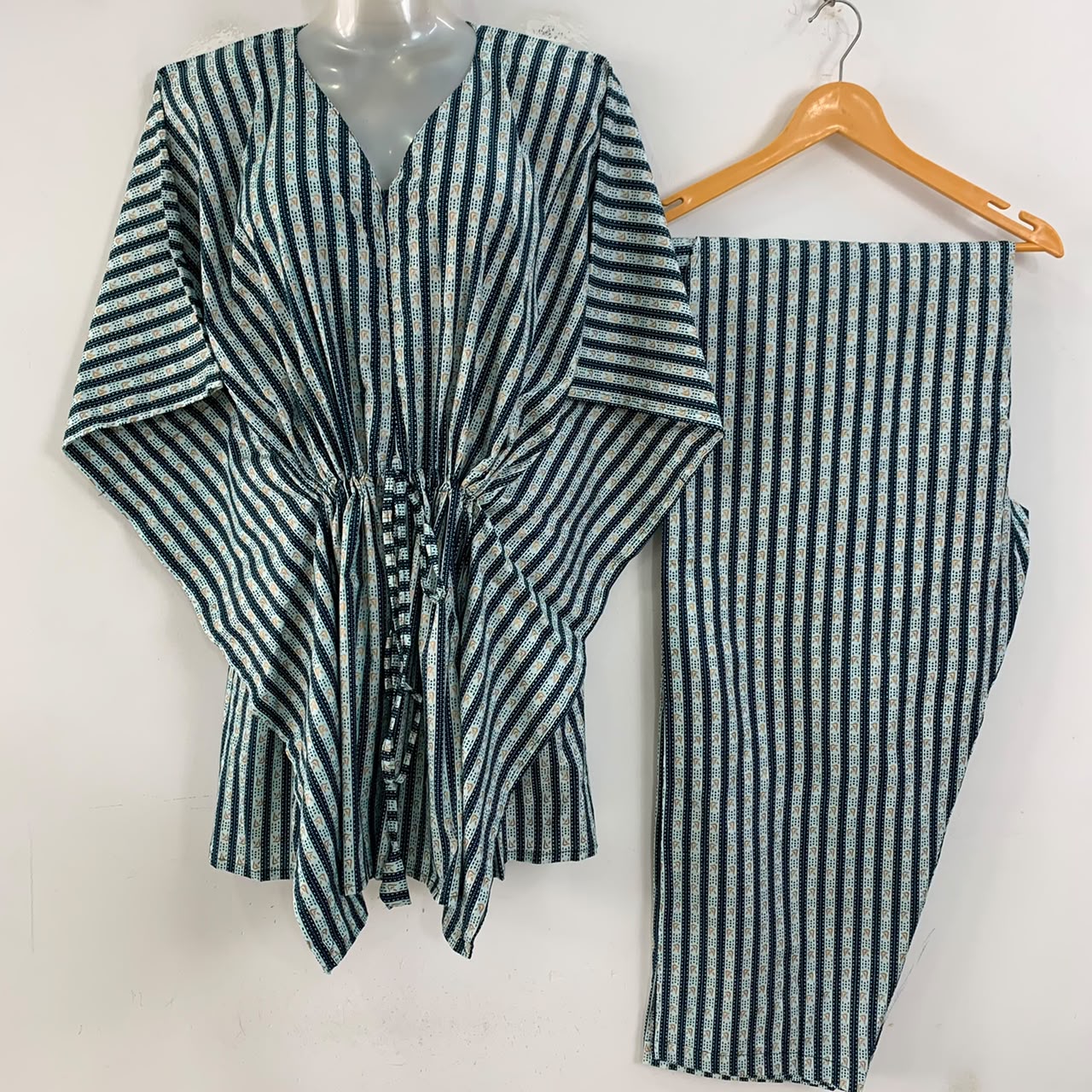 Green Shade Dotted Vertical Lining Print Cotton Maternity Kaftan Co-Ord Set