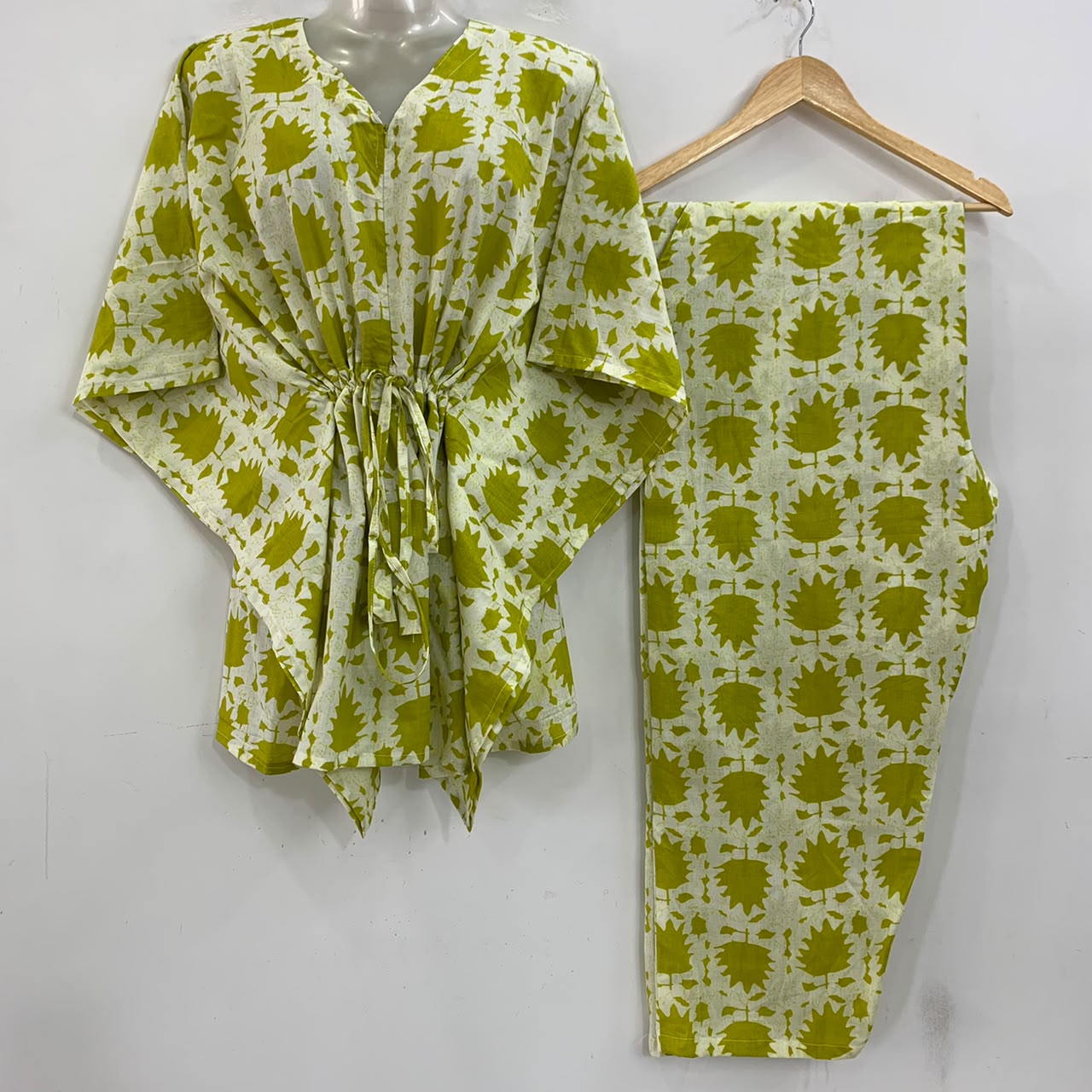 Lime Yellow Shade Maple Leafy Print Cotton Maternity Kaftan Co-Ord Set
