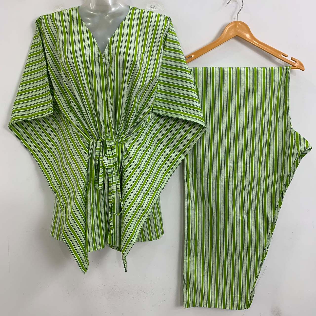 Light Green Shade Vertical Lining Print Cotton Maternity Kaftan Co-Ord Set