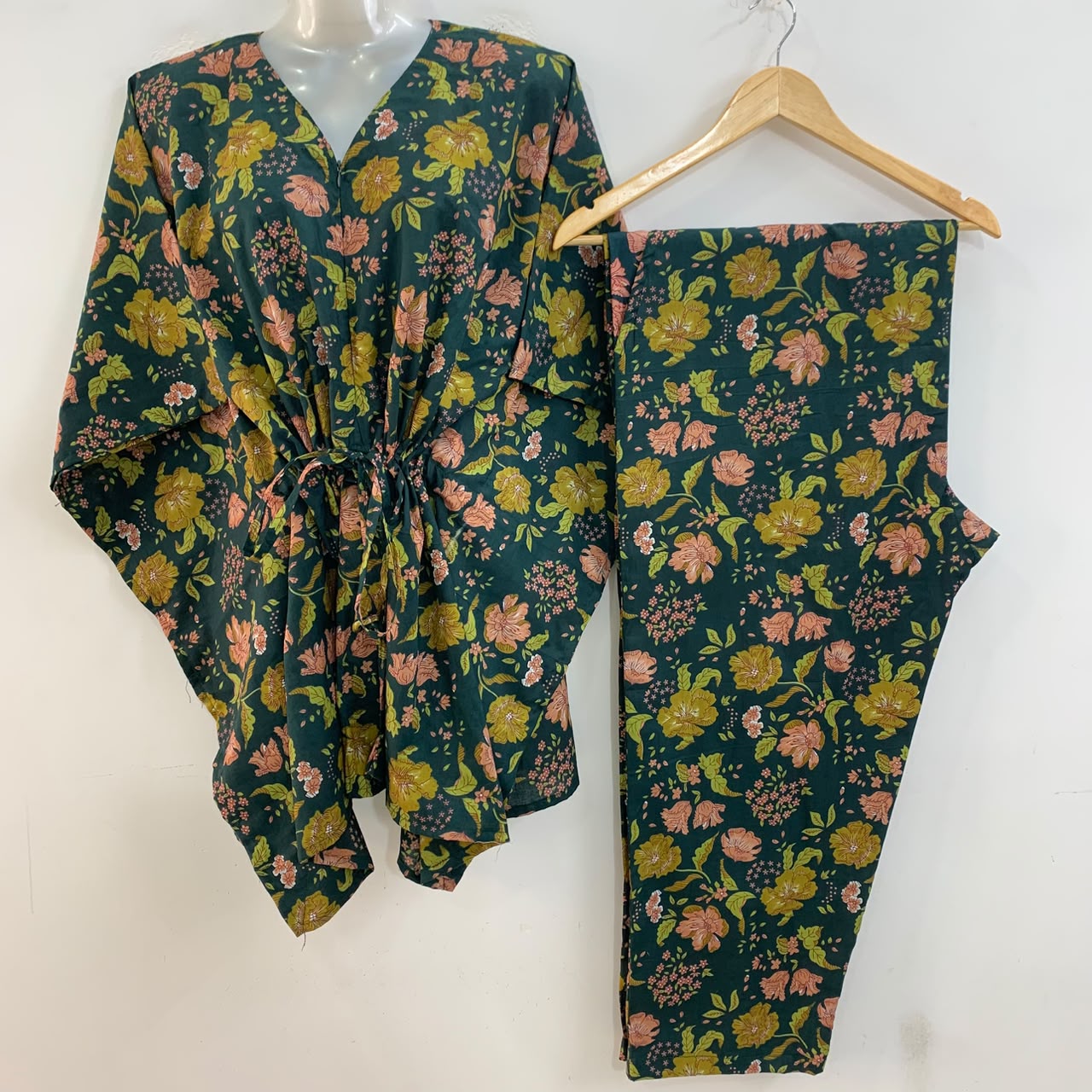 Green shade Beautiful Flower Garden Print Cotton Maternity Kaftan Co-Ord Set