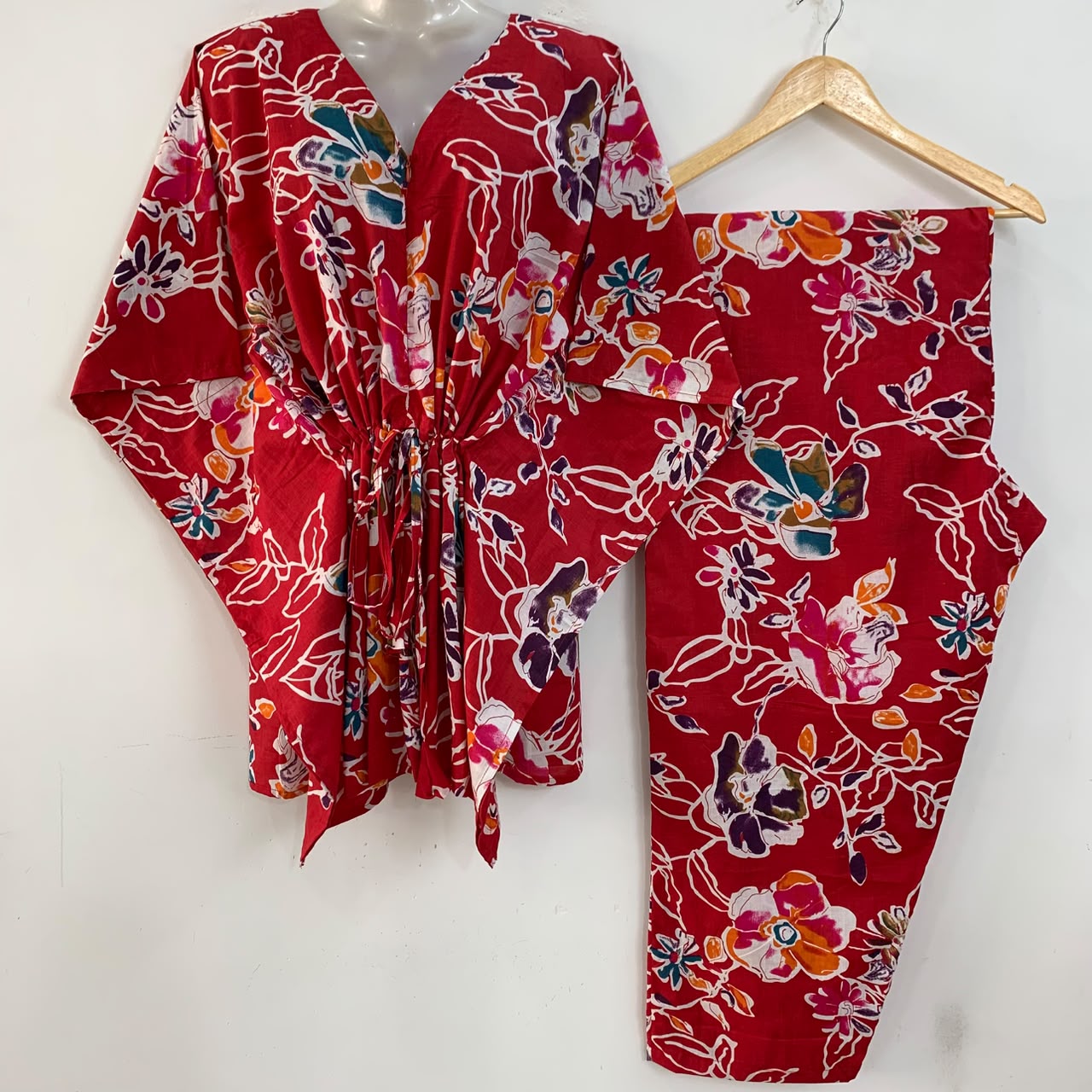 Red Shade Multicolor flower outliner Print Cotton Maternity Kaftan Co-Ord Set