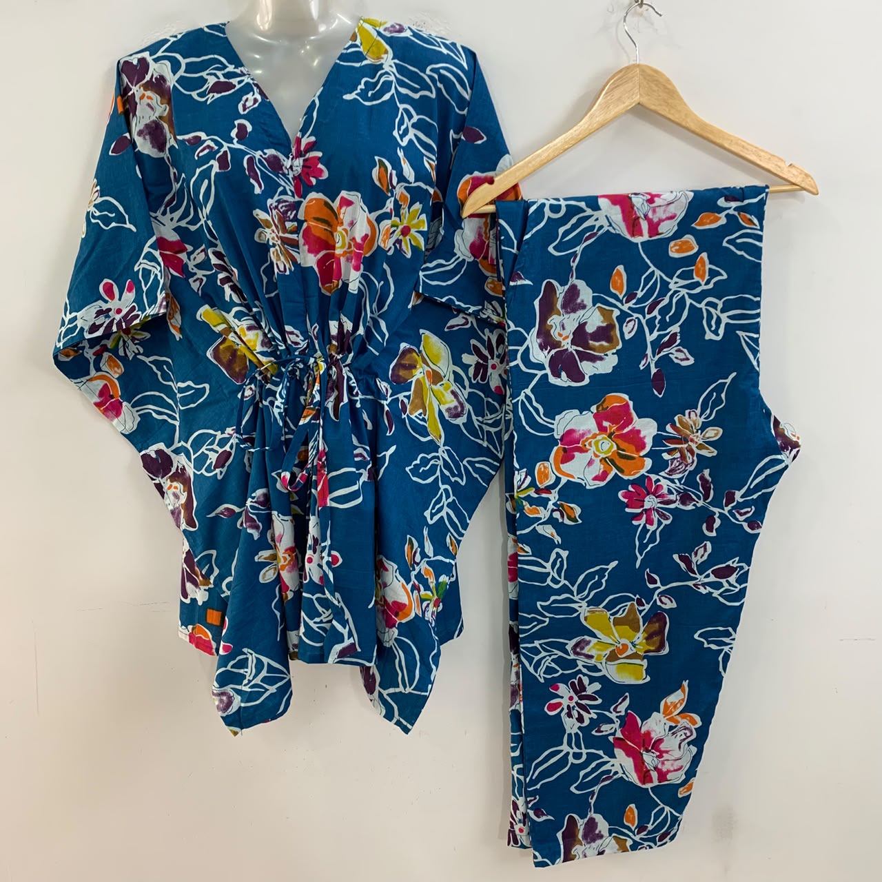 Blue shade Multicolor Flower Outliner Print Cotton Maternity Kaftan Co-Ord Set