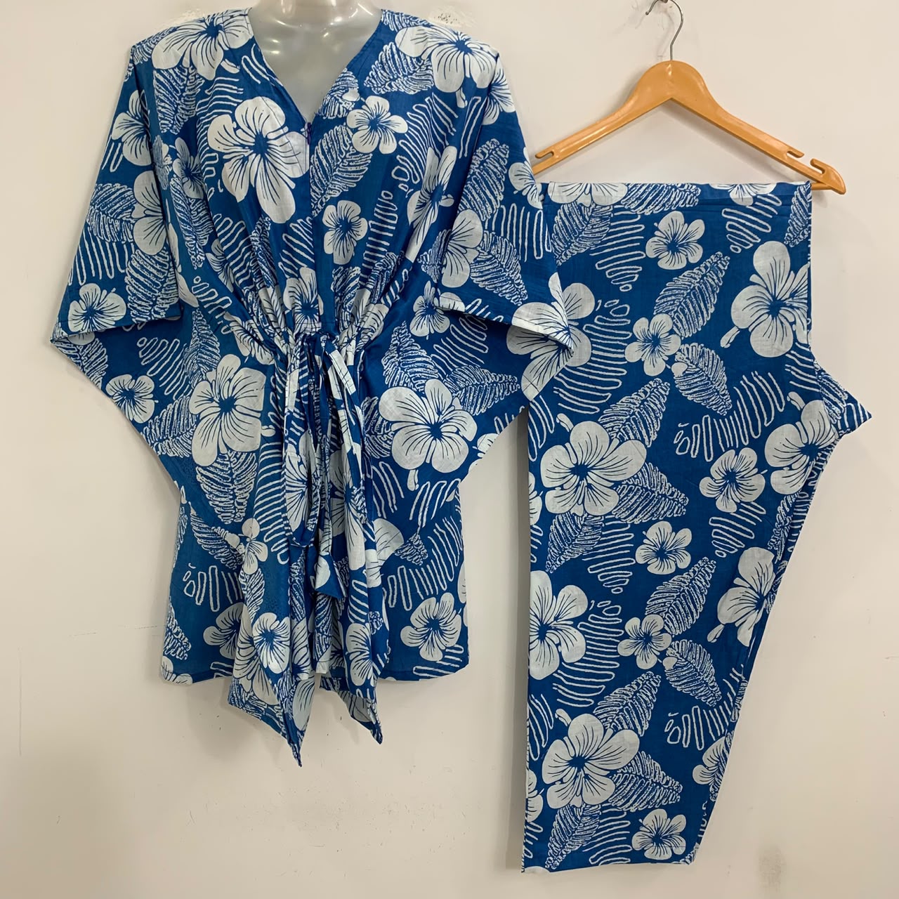 Blue shade Hibiscus Flower String Print Cotton Maternity Kaftan Co-Ord Set